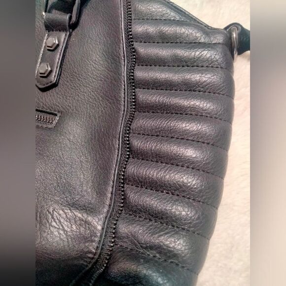 ON HOLD - Picture 4 of 7